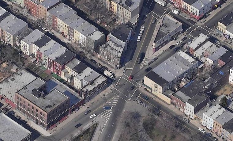 greenpoint: nassau av